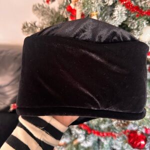 Elegant Black Velvet Women's Hat